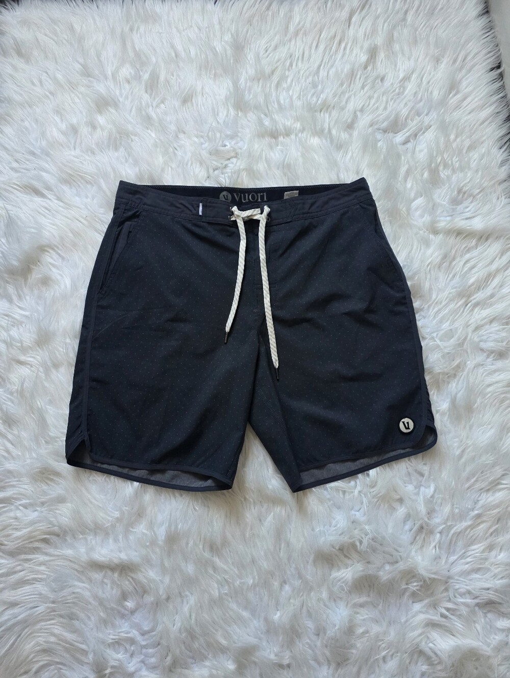 Vuori - Men's Gray Cruise Boardshort Size 34